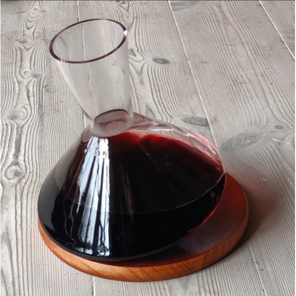 Vippe karaffel med trfod