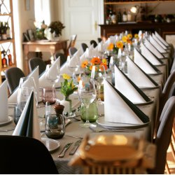 Mad og Portvin p Restaurant Linden i Holbk