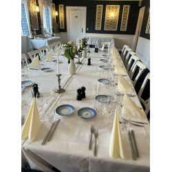 Mad og Portvin p Hotel Frederiksvrk