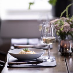 Mad og Portvin p Bandholm Badehotel