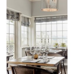 Mad og Portvin p Bandholm Badehotel